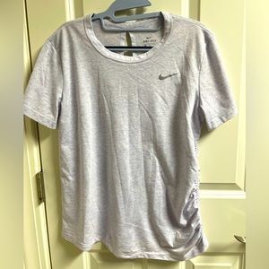 workout Nike M light purple tee